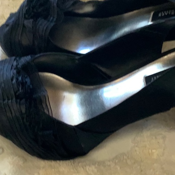 WHBM Shoes - Picture 3 of 6